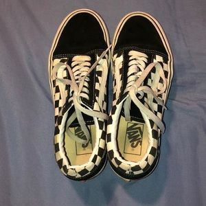Checker platform VANS